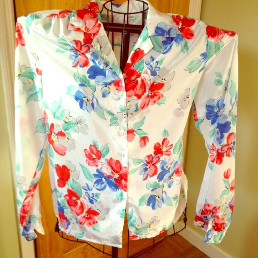 Vintage/Retro Floral‎ Button Up Shirt